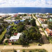 House for sale in a big land plot in the heart of La Pedrera seaside resort