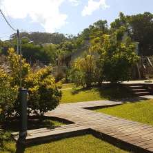 Jardín y caminos exteriores