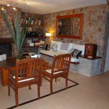 Living con hogar a leña