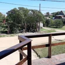 Balcón con vistas al frente de la propiedad