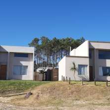 Modernas casas a estrenar totalmente equipadas ubicadas a pocas cuadras de Playa Anaconda