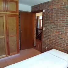 Dormitorio con placard