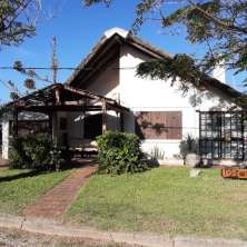 Dos casas a la venta ubicadas a escasas cuadras del centro del balneario La Paloma