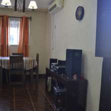 Comedor con vista al patio