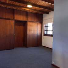 Dormitorio con placard