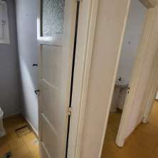 Corredor a dos toilettes