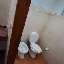 Con toilette separado de ducha