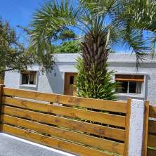 Dos viviendas en venta en un gran lote cercanas al centro de La Paloma